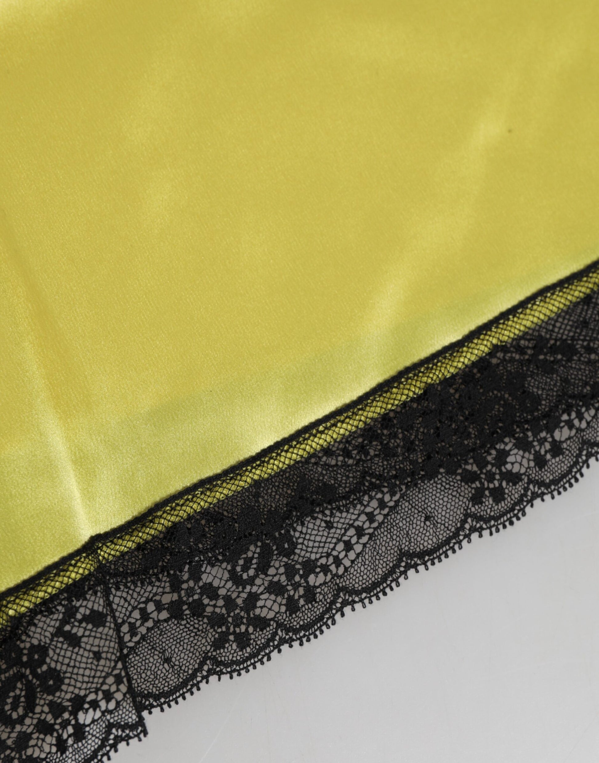 Shorty de sous-vêtement Dolce & Gabbana en soie et satin jaune, taille mi-haute