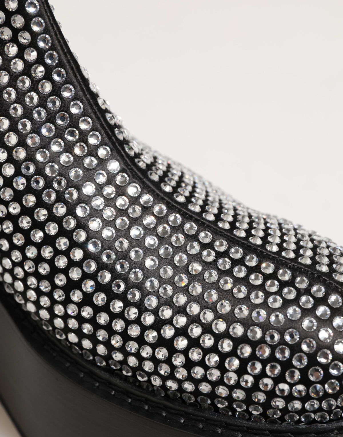 Dolce & Gabbana Schwarze knöchelhohe Stiefel mit Kristall-Strass-Besatz