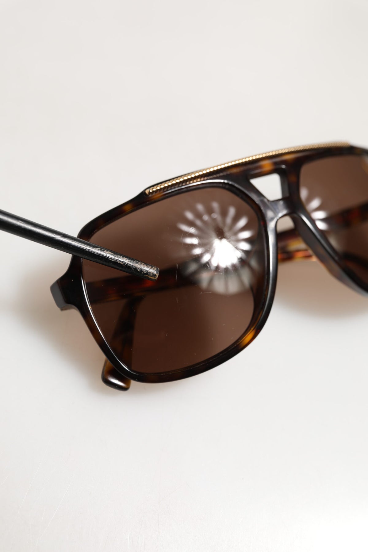 Dolce & Gabbana Piloten-Sonnenbrille mit dunkelbraunem Schildpatt-Rahmen