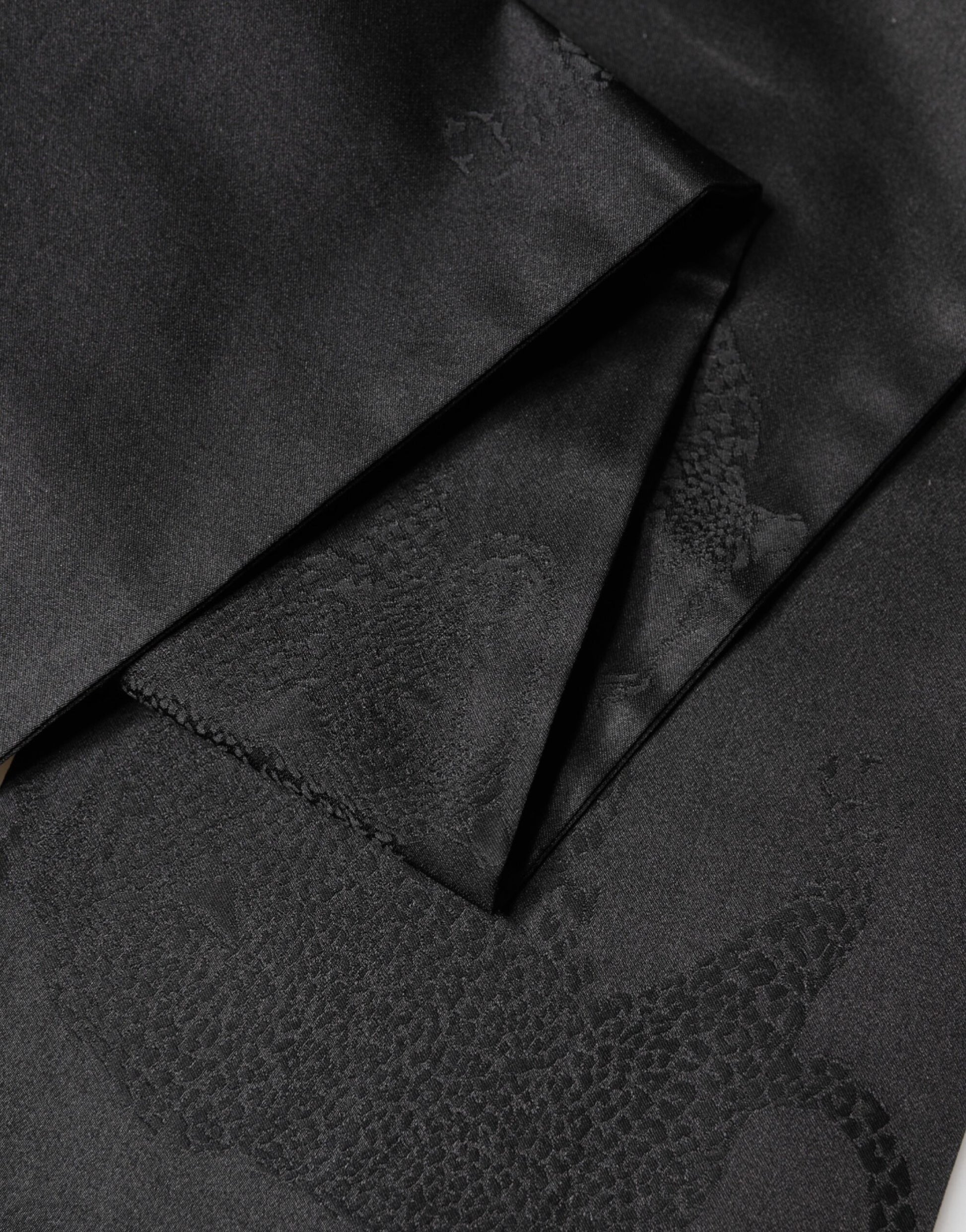 Foulard Dolce & Gabbana en satin de soie noir à franges